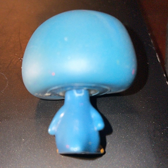 Littlest Pet Shop LPS 821 Blue Penguin with Green Eyes - Picture 8 of 9